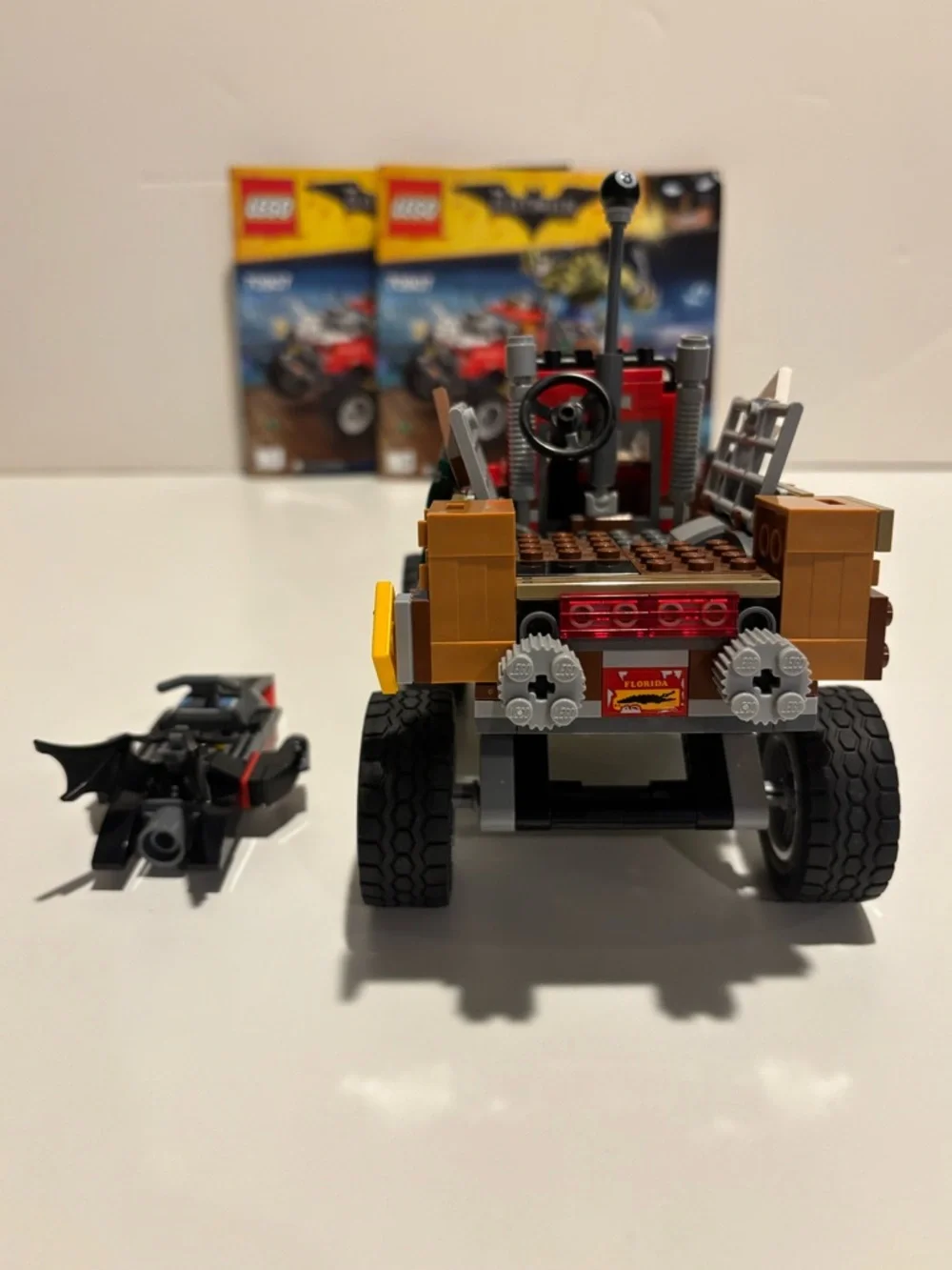 LEGO #70907 Killer Croc Tail-Gator - Picture 10 of 15